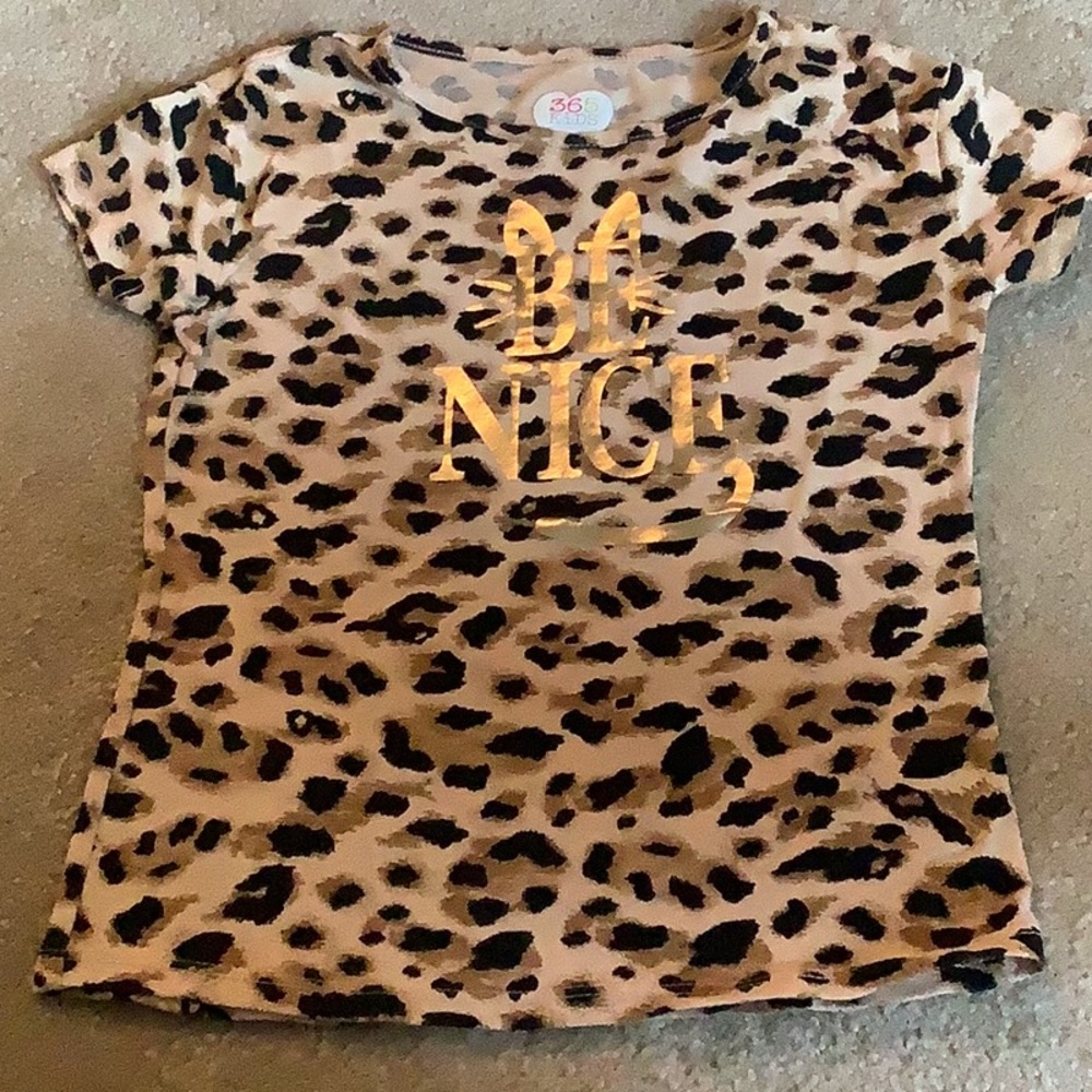 365 KIDS Garanimals top,leopard & Gold cute pattern size (6) stretchy.